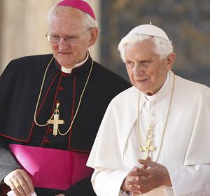 Harvey con Benedicto XVI