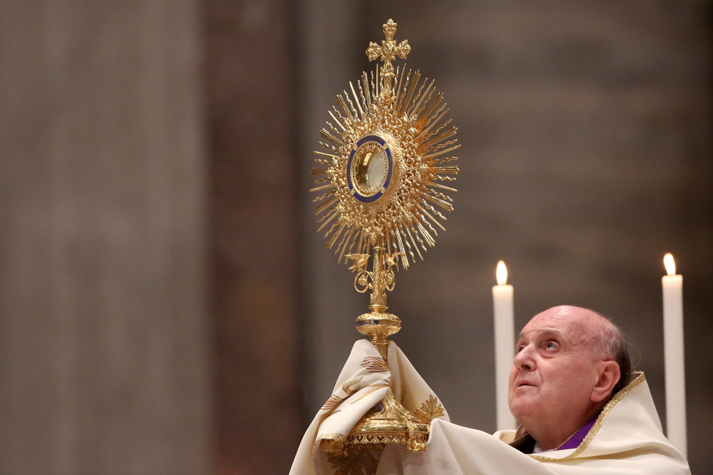 ¿Quién es Angelo Comastri, Arcipreste de la Basílica de San Pedro
