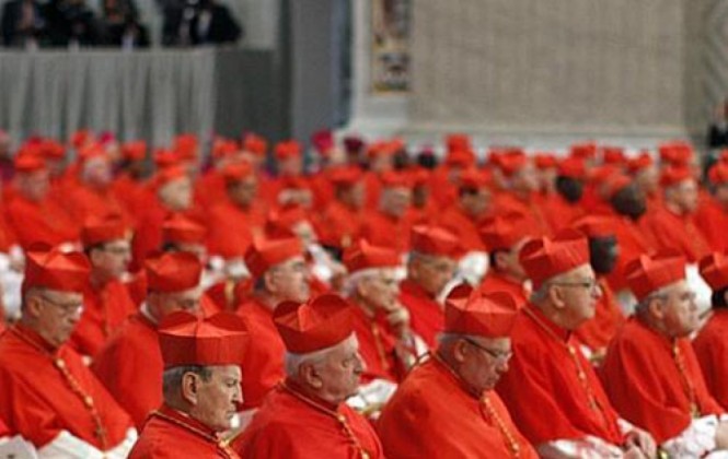 i_el-vaticano-lamenta-presiones-mediaticas-sobre-el-colegio-cardenalicio_10108