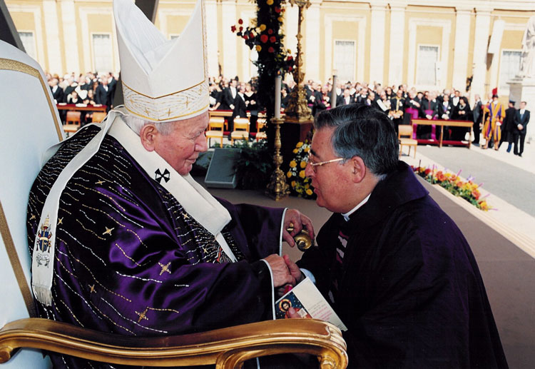 Beato_JPII_y_Obispo_800