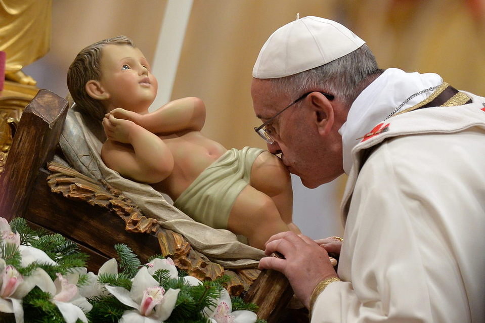 El-papa-Francisco-lleva-una-es_54398559587_54028874188_960_639