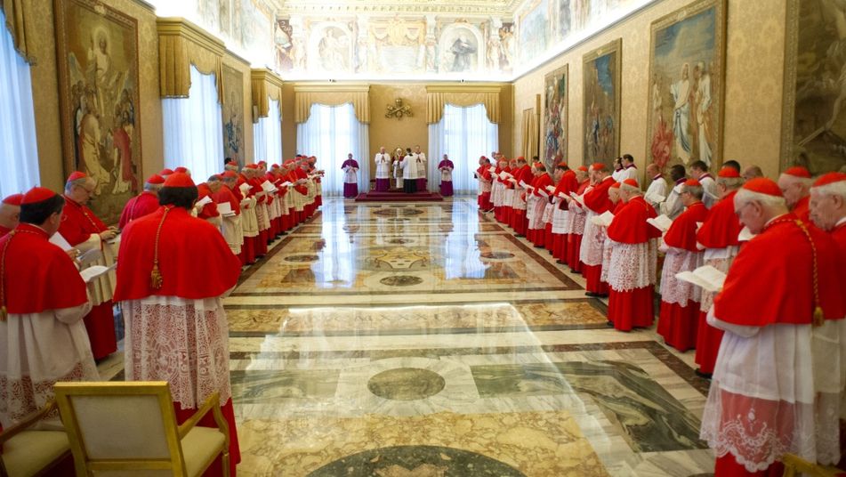 Consistorio-cardenales-Papa-renuncia-AFP_TINIMA20130215_1036_18
