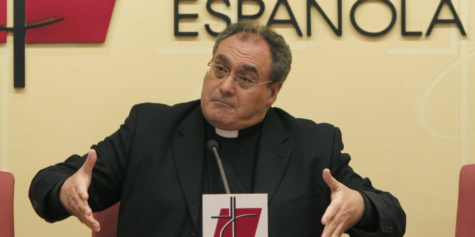 GRA265. MADRID, 14/03/2014.- El secretario general de la Conferencia Episcopal, José María Gil Tamayo durante la rueda de prensa ofrecida hoy en la que ha subrayado que los obispos están 